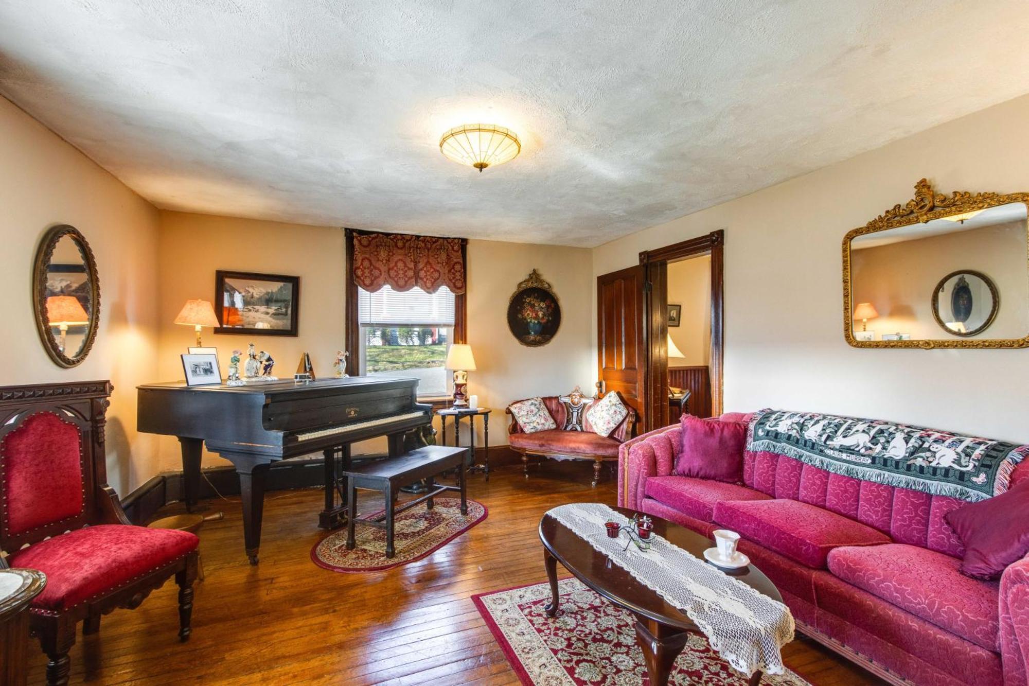 Victorian Home With Porch 6 Mi To Hickory Run Park! White Haven Extérieur photo